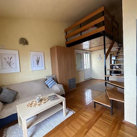Prizna Apartments Luaran gambar