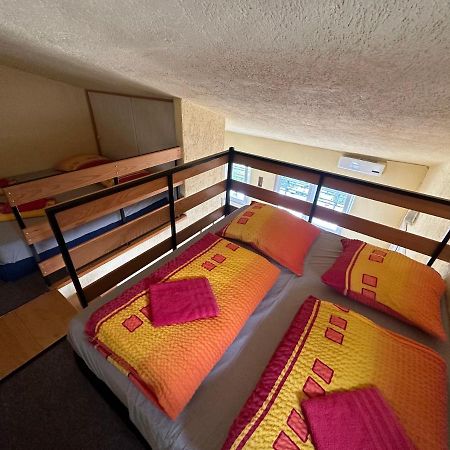 Prizna Apartments Luaran gambar
