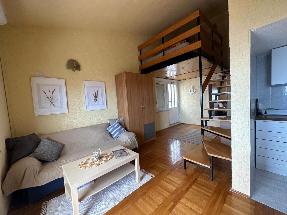 Prizna Apartments Luaran gambar