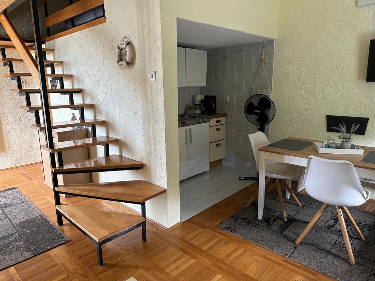 Prizna Apartments Luaran gambar