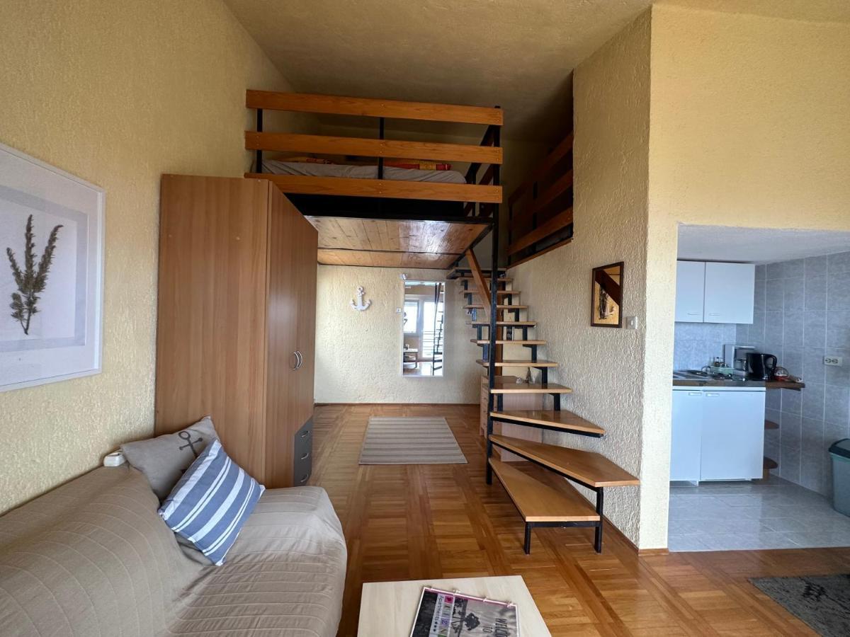 Prizna Apartments Luaran gambar
