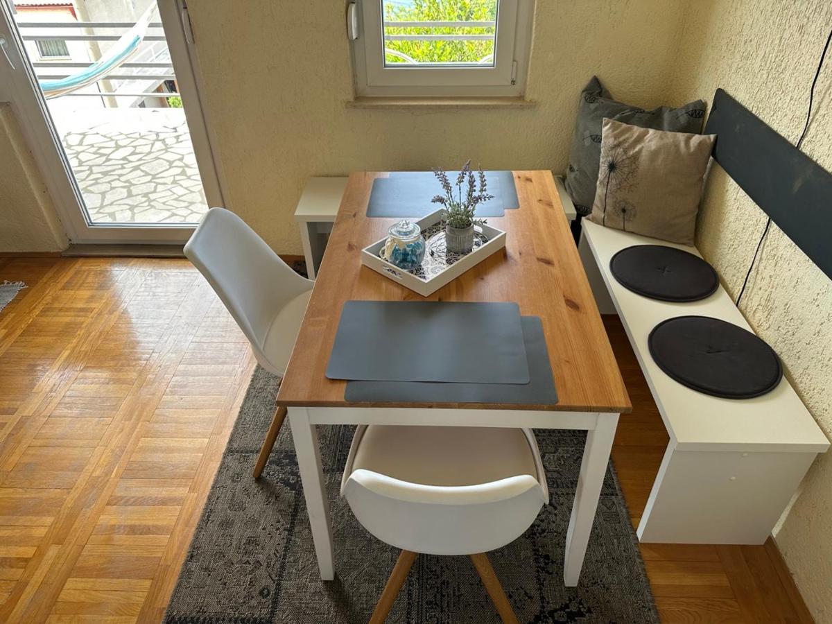 Prizna Apartments Luaran gambar