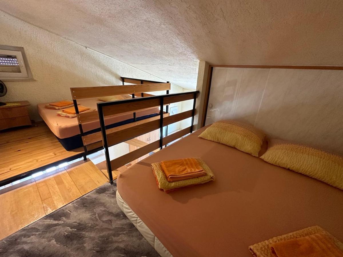 Prizna Apartments Luaran gambar