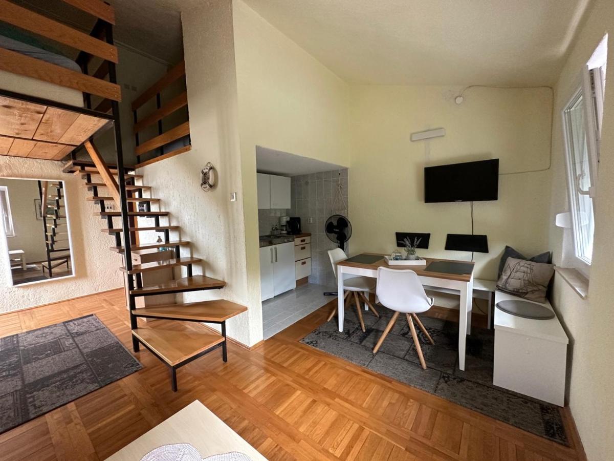 Prizna Apartments Luaran gambar