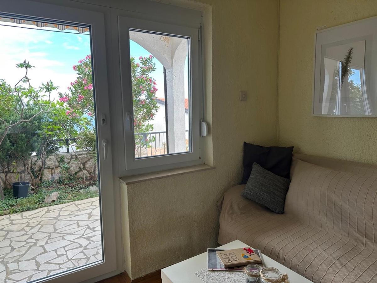 Prizna Apartments Luaran gambar