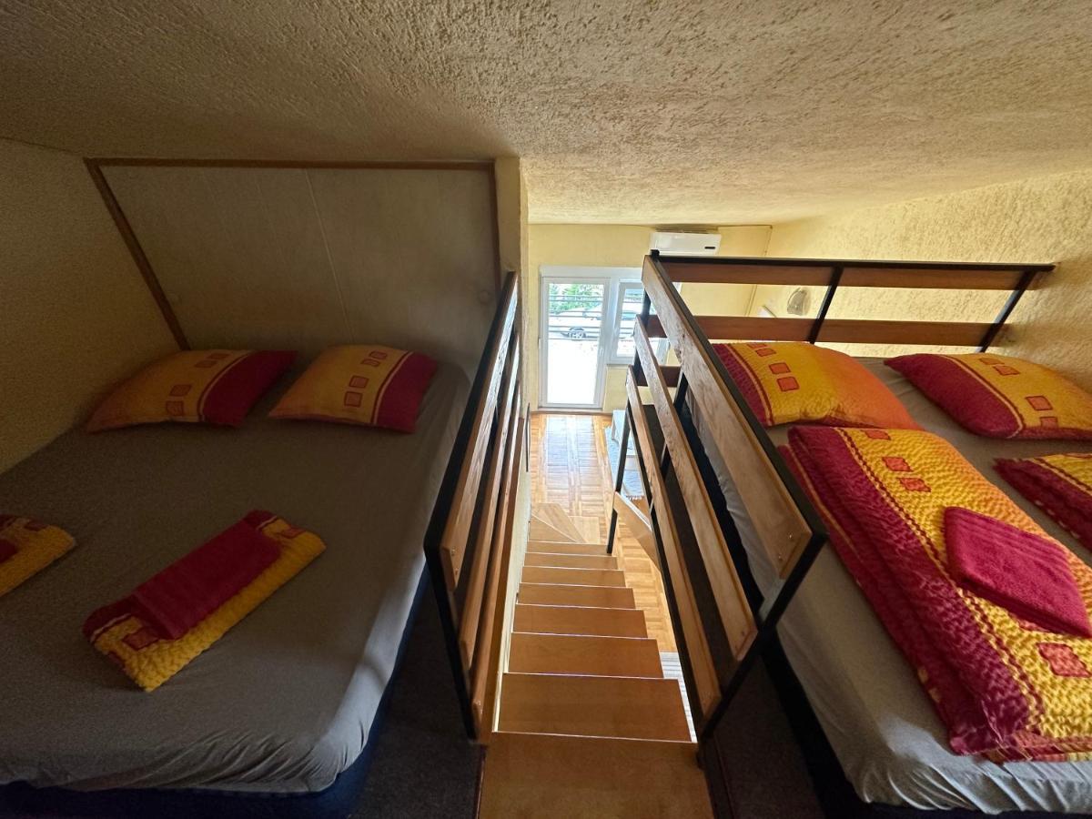 Prizna Apartments Luaran gambar