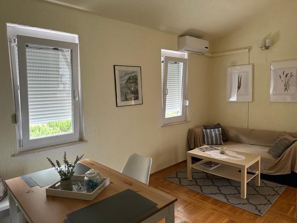 Prizna Apartments Luaran gambar